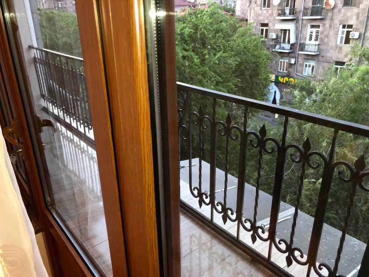 Luxury Tumanyan Apartment Yerevan Exterior photo