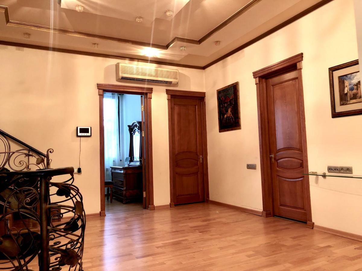 Luxury Tumanyan Apartment Yerevan Exterior photo